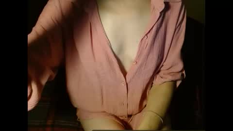 Snapshot of queenoftenderness chatting on February 4, 2025, 5:12 pm queenoftenderness online show from February 4, 2025, 5:12 pm