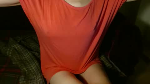 Snapshot of queenoftenderness chatting on February 10, 2025, 9:47 pm queenoftenderness online show from February 10, 2025, 9:47 pm