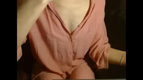 Snapshot of queenoftenderness chatting on February 27, 2025, 10:31 pm queenoftenderness online show from February 27, 2025, 10:31 pm