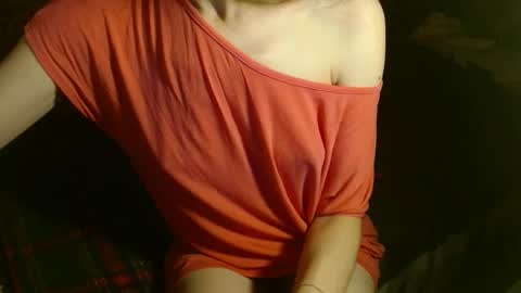 Snapshot of queenoftenderness chatting on March 4, 2025, 7:54 pm queenoftenderness online show from March 4, 2025, 7:54 pm