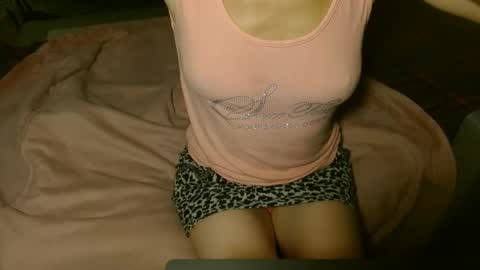 Snapshot of queenoftenderness chatting on September 17, 2025, 6:20 pm queenoftenderness online show from September 17, 2025, 6:20 pm