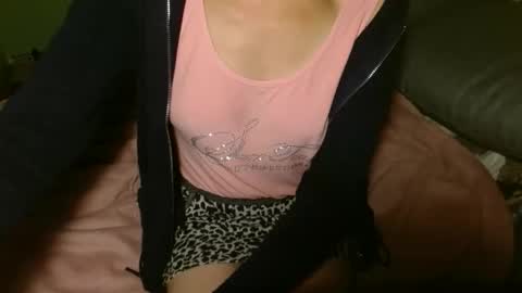 Snapshot of queenoftenderness chatting on September 30, 2025, 7:41 pm queenoftenderness online show from September 30, 2025, 7:41 pm