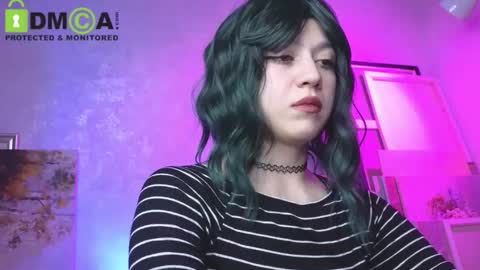 Snapshot of queenofwandss chatting on October 31, 2025, 10:44 pm follow my new insta online show from October 31, 2025, 10:44 pm