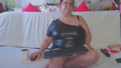 Snapshot of queenpammy chatting on January 12, 2025, 12:01 pm QueenPammy online show from January 12, 2025, 12:01 pm