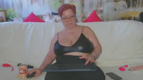 Snapshot of queenpammy chatting on January 27, 2025, 1:09 pm QueenPammy online show from January 27, 2025, 1:09 pm