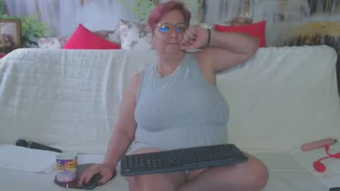 Snapshot of queenpammy chatting on February 2, 2025, 12:57 pm QueenPammy online show from February 2, 2025, 12:57 pm