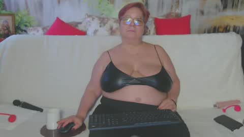Snapshot of queenpammy chatting on February 4, 2025, 2:43 pm QueenPammy online show from February 4, 2025, 2:43 pm