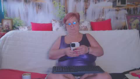 Snapshot of queenpammy chatting on February 17, 2025, 1:53 pm QueenPammy online show from February 17, 2025, 1:53 pm