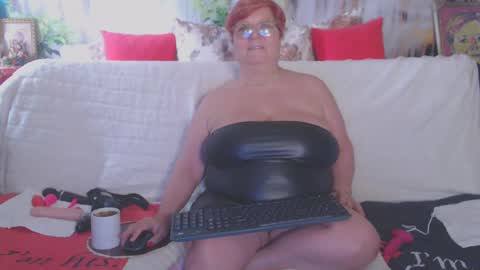 Snapshot of queenpammy chatting on February 18, 2025, 10:27 am QueenPammy online show from February 18, 2025, 10:27 am