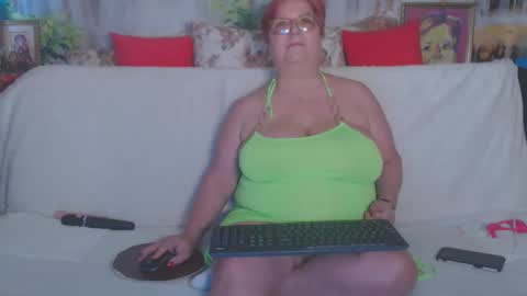 Snapshot of queenpammy chatting on February 21, 2025, 9:34 am QueenPammy online show from February 21, 2025, 9:34 am