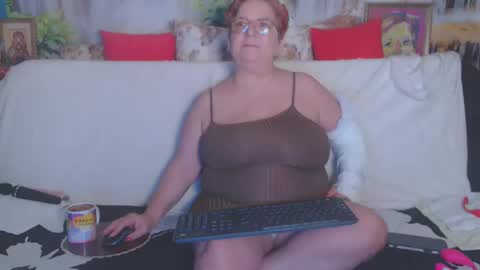 Snapshot of queenpammy chatting on March 1, 2025, 6:35 am QueenPammy online show from March 1, 2025, 6:35 am