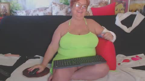 Snapshot of queenpammy chatting on March 6, 2025, 1:14 pm QueenPammy online show from March 6, 2025, 1:14 pm