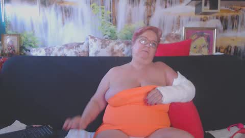 Snapshot of queenpammy chatting on March 10, 2025, 6:05 am QueenPammy online show from March 10, 2025, 6:05 am