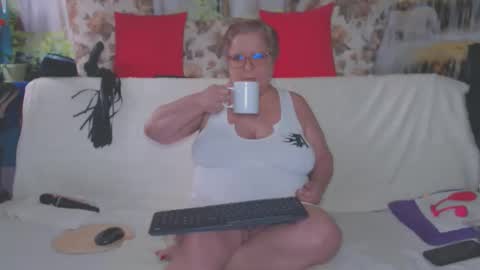 Snapshot of queenpammy chatting on September 17, 2025, 6:48 am QueenPammy online show from September 17, 2025, 6:48 am