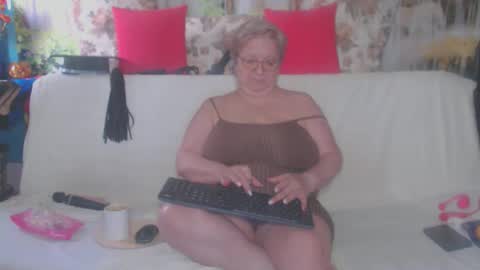 Snapshot of queenpammy chatting on September 25, 2025, 7:45 am QueenPammy online show from September 25, 2025, 7:45 am