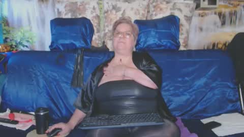 Snapshot of queenpammy chatting on October 24, 2025, 5:15 am QueenPammy online show from October 24, 2025, 5:15 am