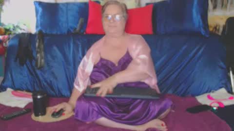QueenPammy online show from May 1, 2026, 5:01 am