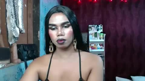 Snapshot of queenpinayebony_xx chatting on March 27, 2026, 2:17 pm queenpinayebony_xx online show from March 27, 2026, 2:17 pm