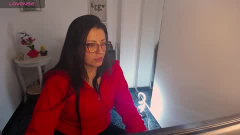 queenrose94 online show from May 13, 2026, 8:16 pm