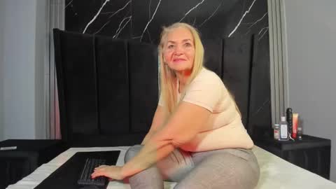 queenstarhyl online show from March 4, 2026, 6:08 am