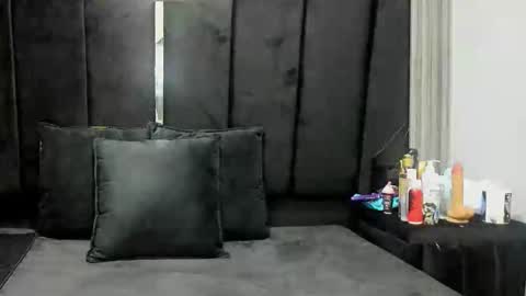 queenstarhyl online show from May 3, 2026, 1:22 am
