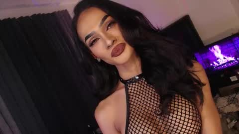 ValentinaMoone online show from September 12, 2025, 2:33 am