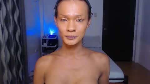 ValentinaMoone online show from November 24, 2025, 1:27 am