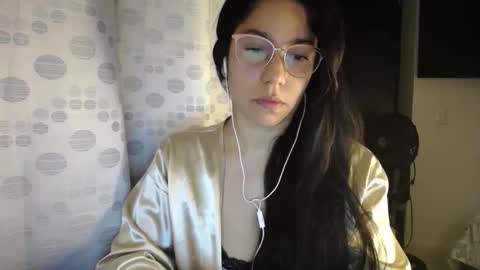 Paola online show from May 7, 2026, 3:23 am