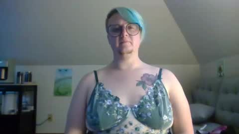 queerlyjaz online show from October 8, 2025, 1:36 am