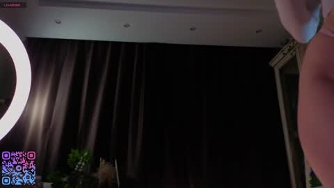 Teri  My favorite vibes 77 101 222 666 online show from December 14, 2025, 2:06 am