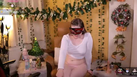 QuinnMonroe online show from December 4, 2025, 8:28 pm