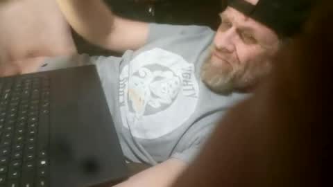 quitecool71 online show from March 6, 2025, 9:25 am