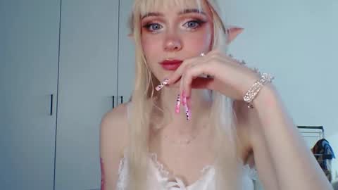 Snapshot of quyenpollio chatting on June 10, 2026, 3:22 pm Lana Pollio online show from June 10, 2026, 3:22 pm