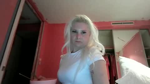 Snapshot of qv3ncrazy chatting on December 30, 2024, 9:05 am CRAZYCRYSTALCRAYAZIONZ online show from December 30, 2024, 9:05 am