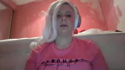 Snapshot of qv3ncrazy chatting on January 6, 2025, 10:35 am CRAZYCRYSTALCRAYAZIONZ online show from January 6, 2025, 10:35 am