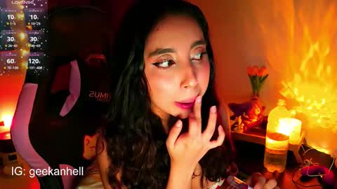 Snapshot of r0ttenangel chatting on February 15, 2026, 7:51 am Angel online show from February 15, 2026, 7:51 am