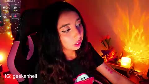 Snapshot of r0ttenangel chatting on February 18, 2026, 6:09 am Angel online show from February 18, 2026, 6:09 am