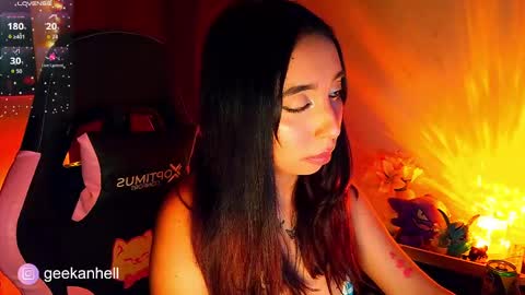 Snapshot of r0ttenangel chatting on April 3, 2026, 6:22 am Angel online show from April 3, 2026, 6:22 am