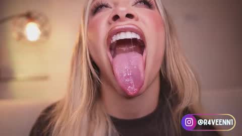 Snapshot of r4veenn chatting on October 26, 2025, 10:36 pm RACHEL BLAKE online show from October 26, 2025, 10:36 pm