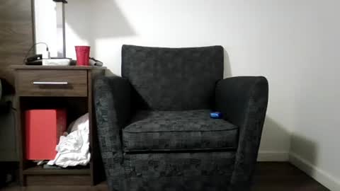 Snapshot of r_monkey583 chatting on October 1, 2025, 4:18 am r_monkey583 online show from October 1, 2025, 4:18 am