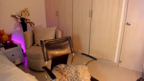 natalia  -  online show from October 10, 2025, 3:16 am