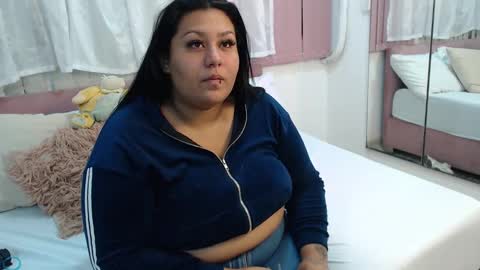 Snapshot of racheel_moore chatting on September 22, 2025, 10:39 am rachel  online show from September 22, 2025, 10:39 am