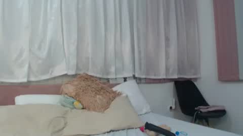 Snapshot of racheel_moore chatting on September 27, 2025, 9:25 am rachel  online show from September 27, 2025, 9:25 am
