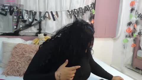 Snapshot of racheel_moore chatting on October 15, 2025, 10:15 am rachel  online show from October 15, 2025, 10:15 am