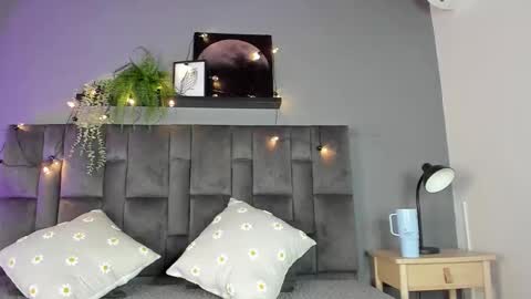  RACHEL  online show from September 15, 2025, 11:32 am