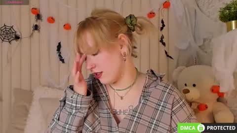 Snapshot of rachelcaart chatting on October 21, 2025, 5:52 am Ray online show from October 21, 2025, 5:52 am