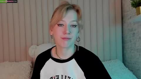 RachelCart online show from November 25, 2025, 3:06 am