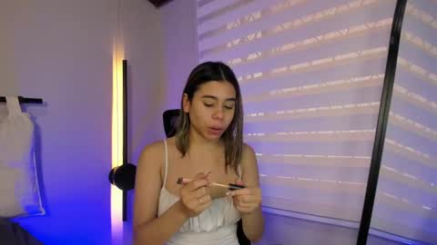 Snapshot of rachell_criss chatting on September 18, 2025, 1:57 pm Rachell online show from September 18, 2025, 1:57 pm