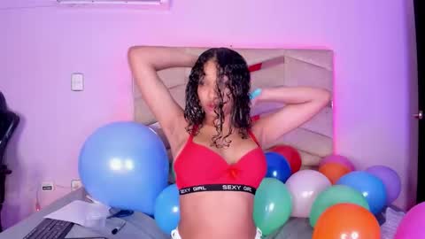 Snapshot of rachell_grey_ chatting on October 19, 2025, 3:07 am Rachel online show from October 19, 2025, 3:07 am