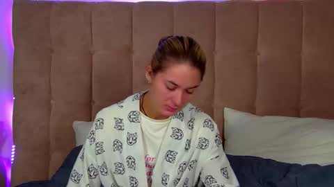 Snapshot of rachellsimpson chatting on September 17, 2025, 6:31 pm RachellSimpson online show from September 17, 2025, 6:31 pm